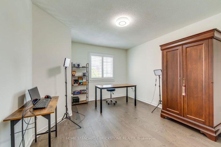 Photo 31 at 1296 Inglehart Drive, Tansley, Burlington