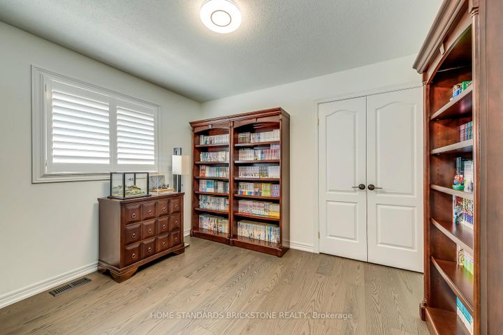 Photo 33 at 1296 Inglehart Drive, Tansley, Burlington