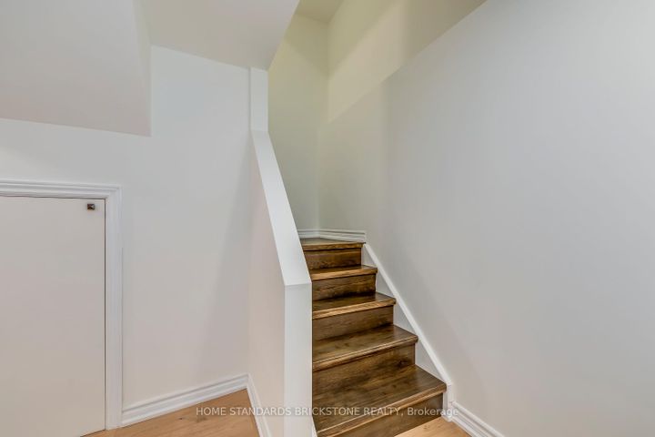 Photo 36 at 1296 Inglehart Drive, Tansley, Burlington