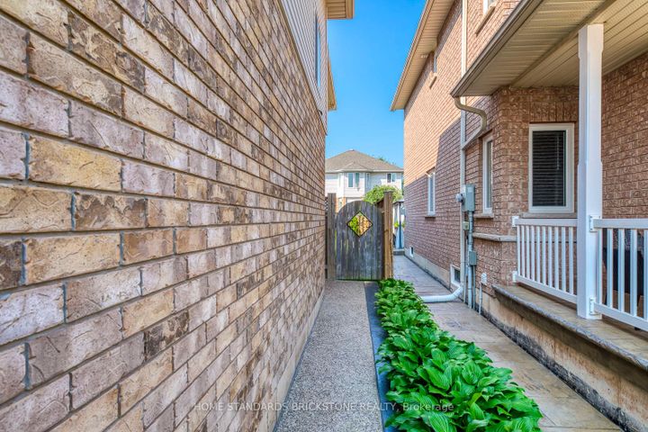 Photo 44 at 1296 Inglehart Drive, Tansley, Burlington