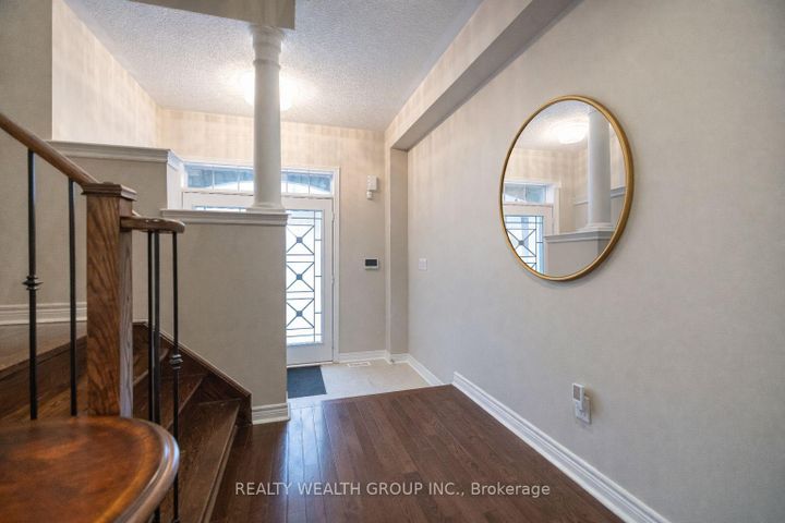 Photo 2 at 32 Rock Elm Court, Patterson, Vaughan