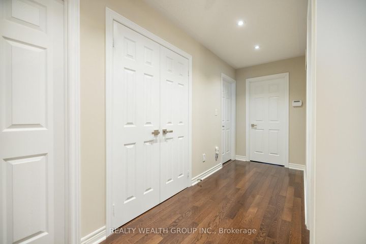 Photo 18 at 32 Rock Elm Court, Patterson, Vaughan