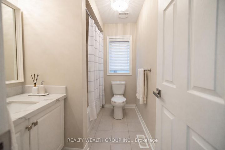 Photo 20 at 32 Rock Elm Court, Patterson, Vaughan