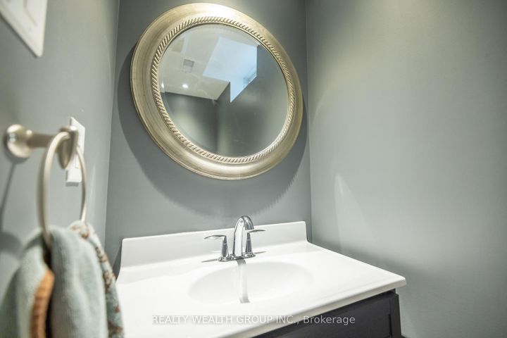 Photo 23 at 32 Rock Elm Court, Patterson, Vaughan