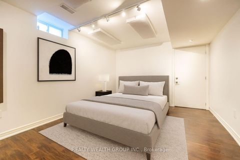 Photo 24 at 32 Rock Elm Court, Patterson, Vaughan