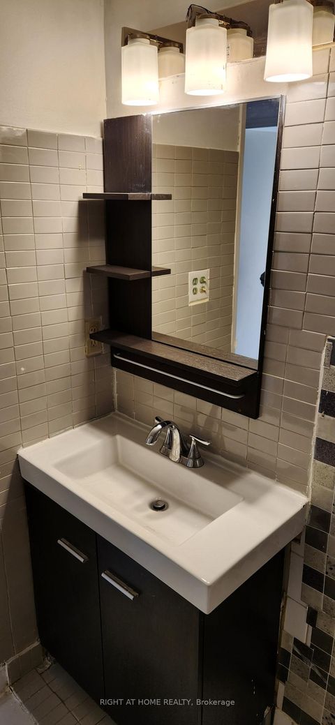 Photo 5 at 505 - 20 Gilder Drive, Eglinton East, Toronto