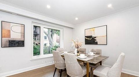 Photo 3 at 318 Paliser Crescent S, Harding, Richmond Hill