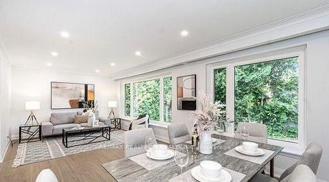 Photo 4 at 318 Paliser Crescent S, Harding, Richmond Hill