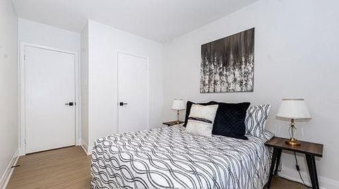 Photo 17 at 318 Paliser Crescent S, Harding, Richmond Hill