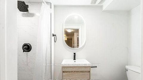 Photo 18 at 318 Paliser Crescent S, Harding, Richmond Hill