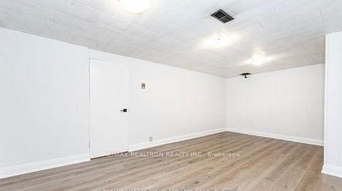 Photo 20 at 318 Paliser Crescent S, Harding, Richmond Hill