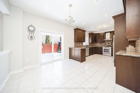 Photo 10 at 263 Vellore Avenue, Vellore Village, Vaughan