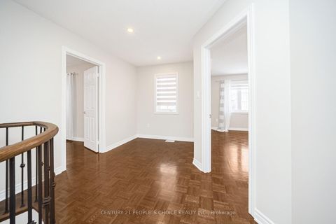 Photo 17 at 263 Vellore Avenue, Vellore Village, Vaughan