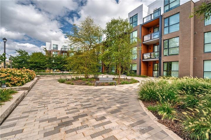 Photo 1 at 119 - 168 Sabina Drive, GO Glenorchy, Oakville