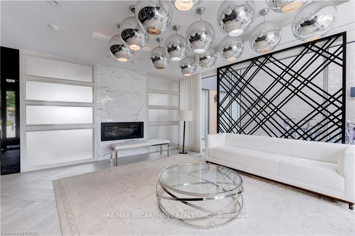 Photo 3 at 119 - 168 Sabina Drive, GO Glenorchy, Oakville