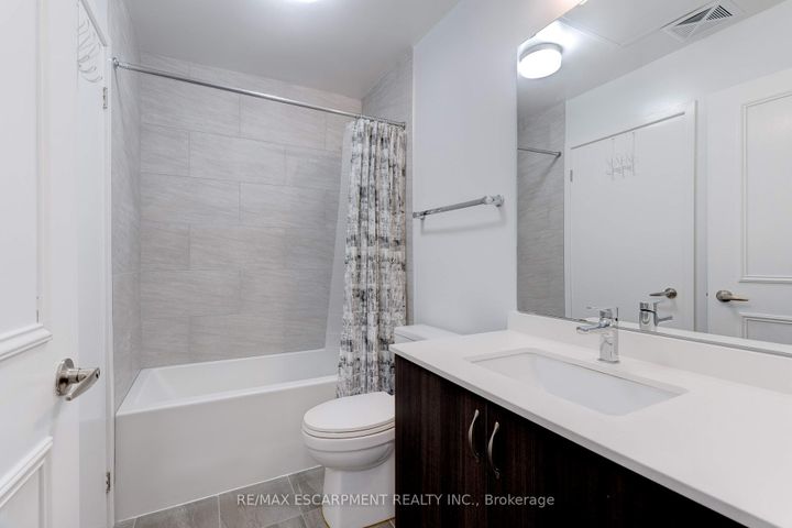 Photo 11 at 119 - 168 Sabina Drive, GO Glenorchy, Oakville