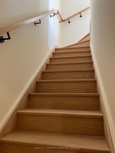 Photo 8 at 501 - 9 Steckley House Lane, Rural Richmond Hill, Richmond Hill