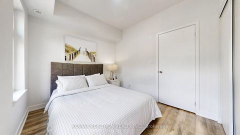 Photo 13 at 131 - 20 Echo Point, L'Amoreaux, Toronto