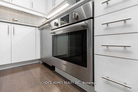 Photo 4 at 702 - 1 The Esplanade, Waterfront Communities C8, Toronto