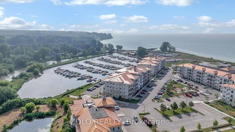 Photo 8 at 301 - 395 Lakebreeze Drive, Newcastle, Clarington