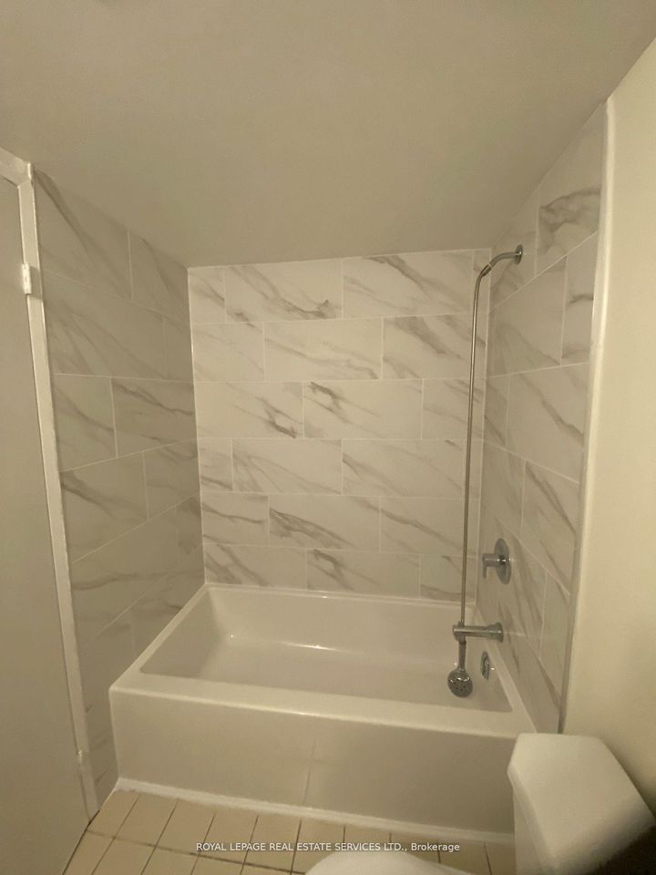 Photo 12 at 310 - 117 Gerrard Street E, Yonge Corridor, Toronto