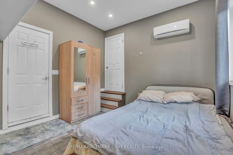 Photo 3 at 30 Rosenfeld Drive, Grove East, Barrie