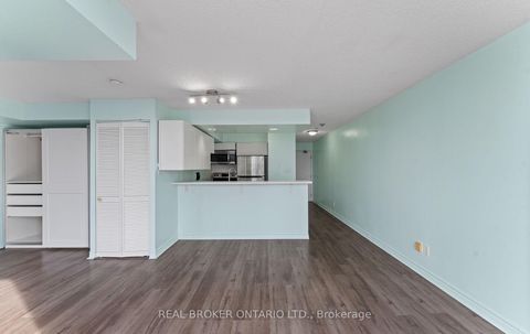 Photo 5 at 907 - 801 King Street W, Niagara, Toronto