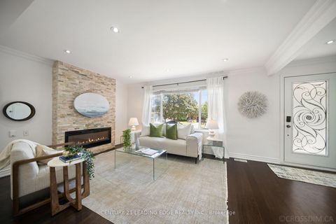 Photo 11 at 88 Canlish Road, Dorset Park, Toronto