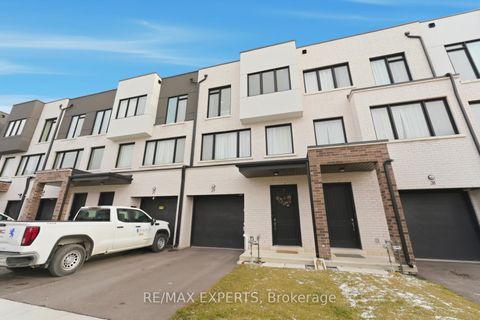 Photo 2 at 29 Persica Street, Oak Ridges, Richmond Hill