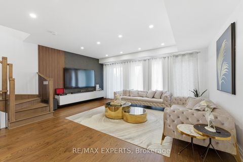 Photo 15 at 29 Persica Street, Oak Ridges, Richmond Hill