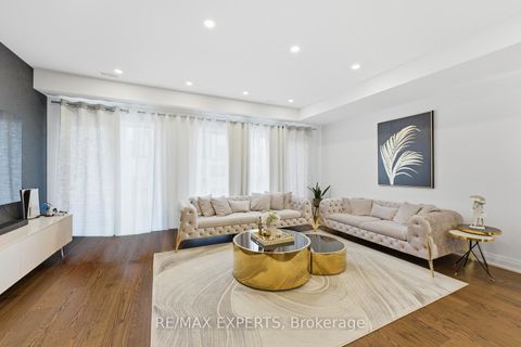 Photo 16 at 29 Persica Street, Oak Ridges, Richmond Hill