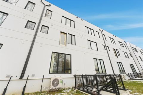 Photo 45 at 29 Persica Street, Oak Ridges, Richmond Hill