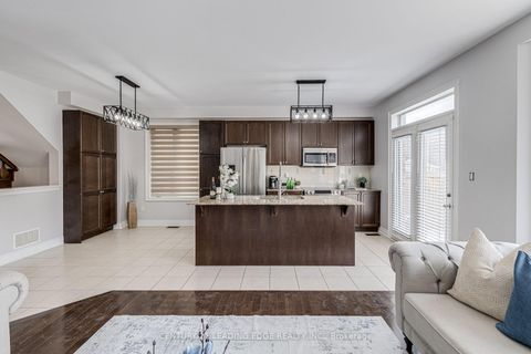 Photo 7 at 102 MACTIER Drive, Kleinburg, Vaughan