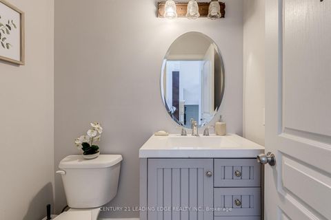 Photo 8 at 102 MACTIER Drive, Kleinburg, Vaughan