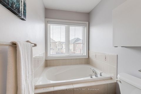 Photo 21 at 102 MACTIER Drive, Kleinburg, Vaughan