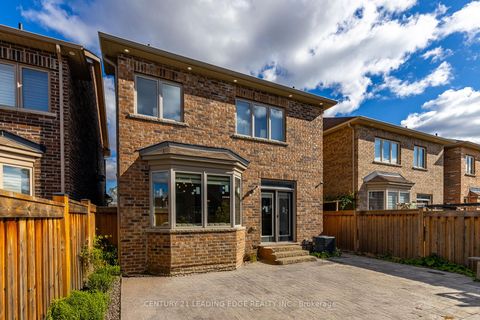 Photo 34 at 102 MACTIER Drive, Kleinburg, Vaughan