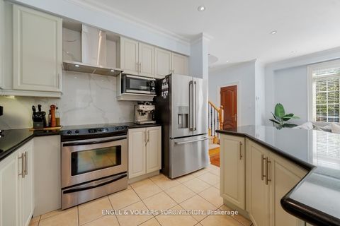 Photo 18 at 2 Fiorentina Avenue, Vellore Village, Vaughan