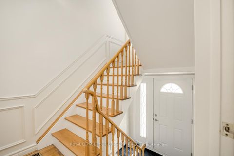 Photo 4 at 16 Martini Drive, Amesbury, Toronto