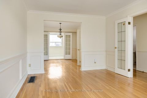 Photo 6 at 16 Martini Drive, Amesbury, Toronto