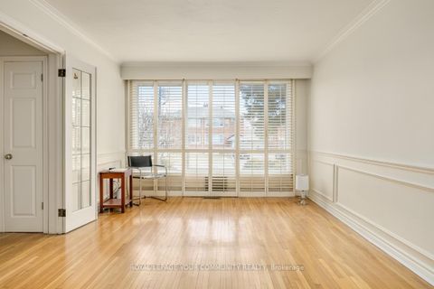 Photo 7 at 16 Martini Drive, Amesbury, Toronto