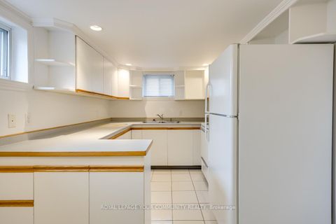 Photo 33 at 16 Martini Drive, Amesbury, Toronto