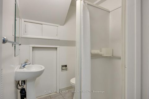 Photo 36 at 16 Martini Drive, Amesbury, Toronto