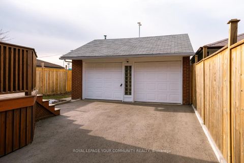 Photo 38 at 16 Martini Drive, Amesbury, Toronto