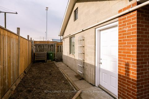 Photo 39 at 16 Martini Drive, Amesbury, Toronto