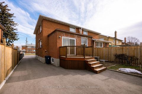 Photo 41 at 16 Martini Drive, Amesbury, Toronto
