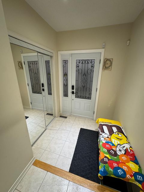 Photo 8 at 14 Barr Crescent, Bayview Northeast, Aurora