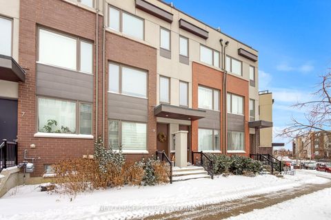 Photo 2 at 9 Thomas Mulholland Drive, CFB, Toronto