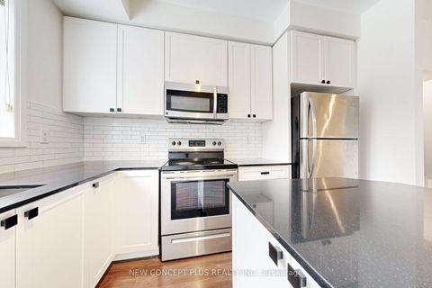 Photo 10 at 9 Thomas Mulholland Drive, CFB, Toronto