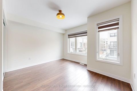 Photo 16 at 9 Thomas Mulholland Drive, CFB, Toronto