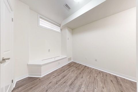 Photo 34 at 9 Thomas Mulholland Drive, CFB, Toronto